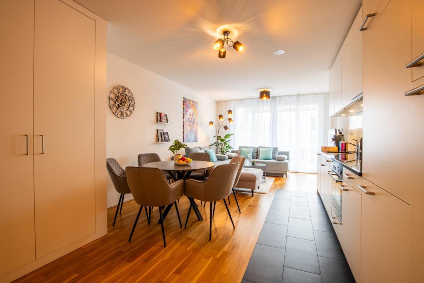 Special Einstein I Apartment Basel, Messe Kleinbasel 10-Star Экстерьер фото